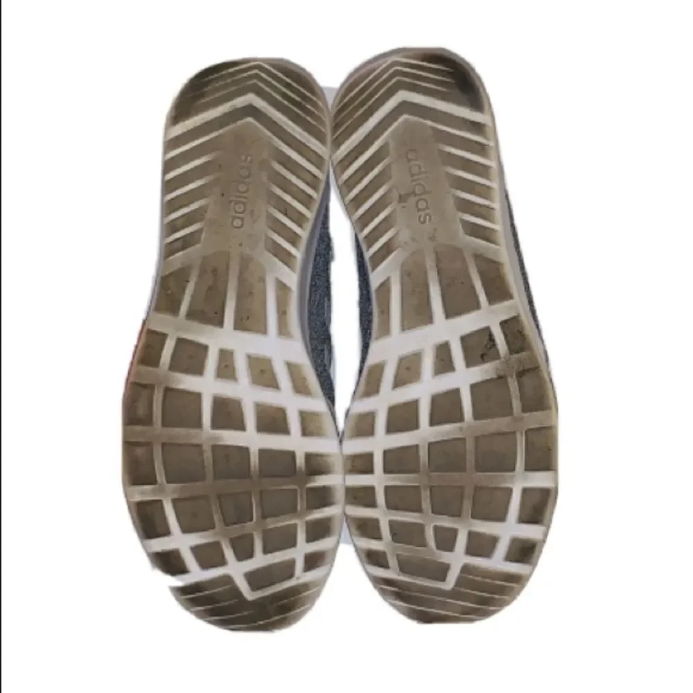 Women’s Adidas QT Racer size 7.5